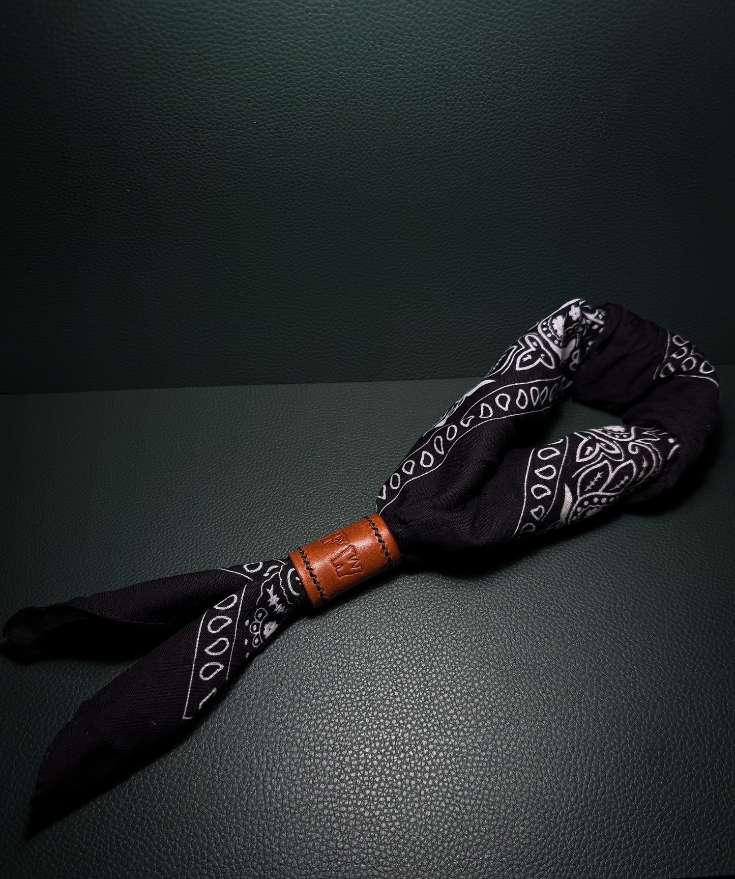 Bandana Leather Loop